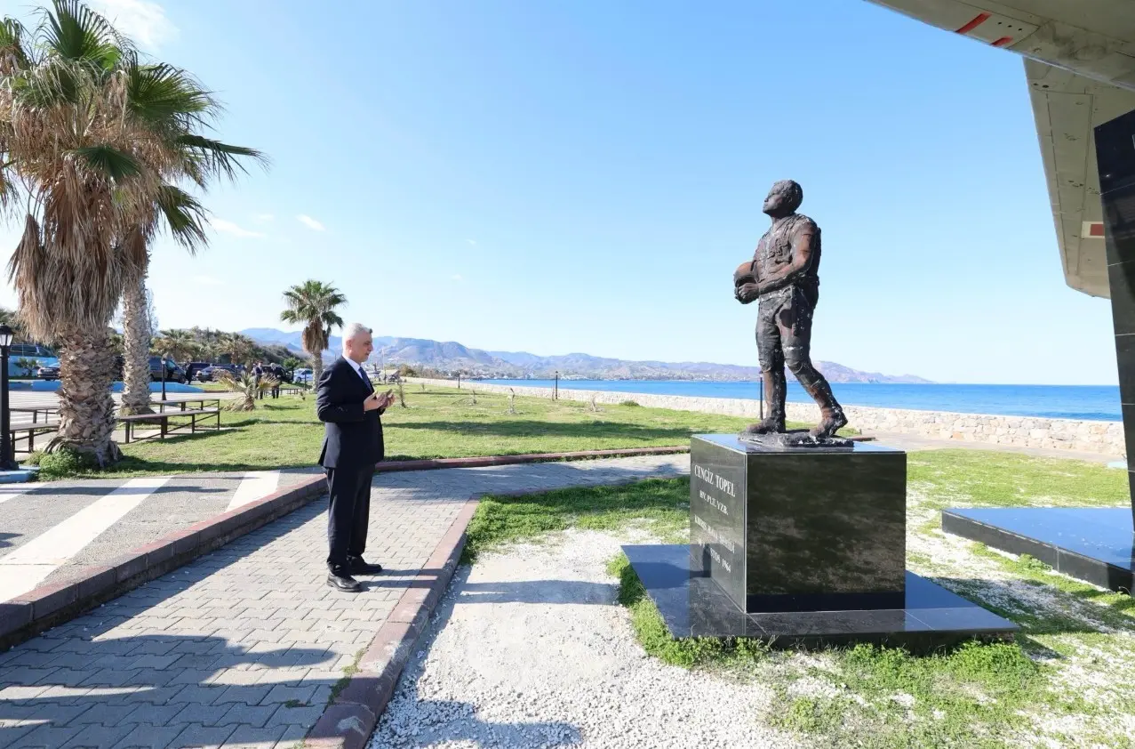 Ticaret Bakanı Ömer Bolat, Lefkoşa temasları kapsamında şehit Yüzbaşı Cengiz