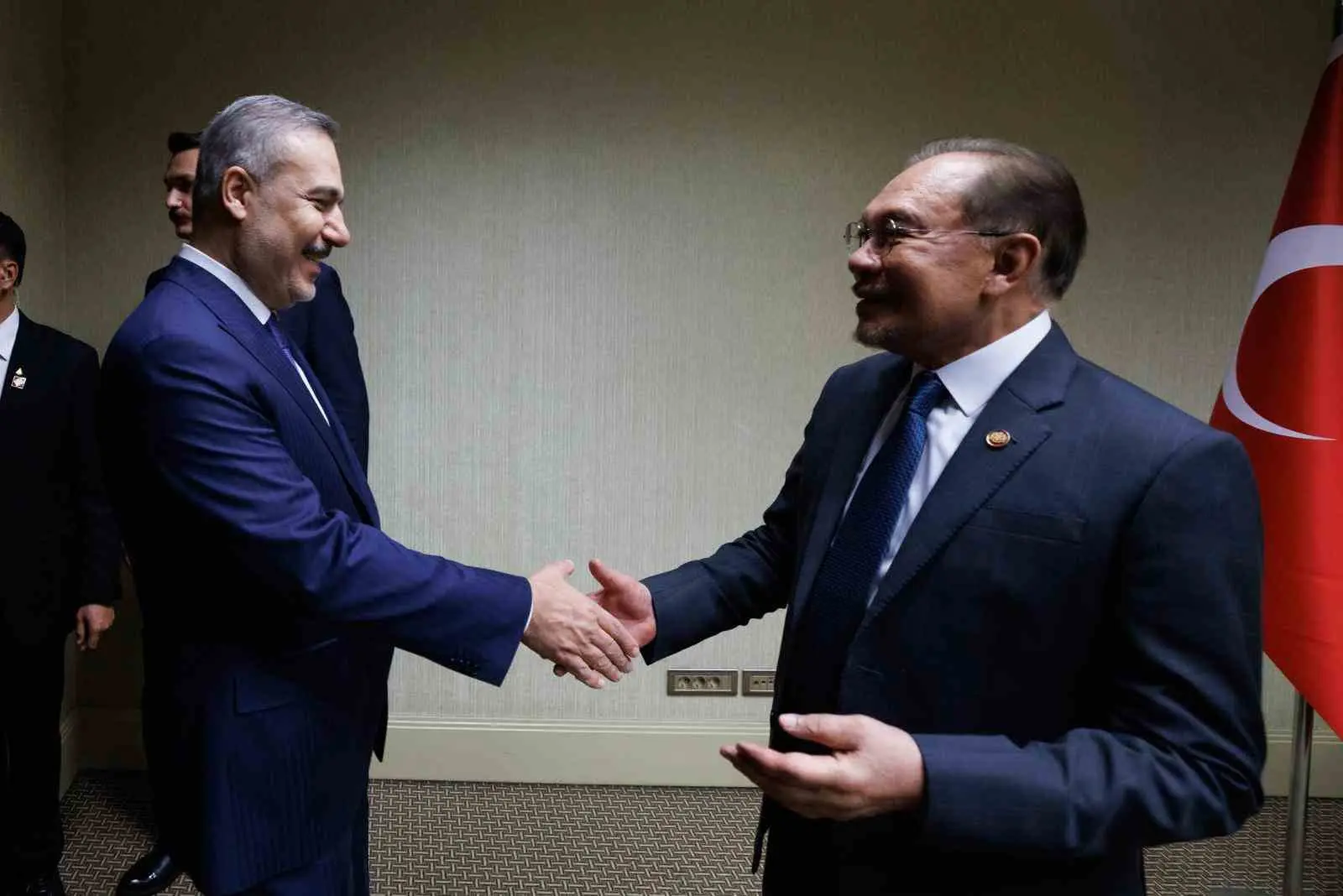 Dışişleri Bakanı Hakan Fidan, Malezya Başbakanı Enver İbrahim ve Malezya