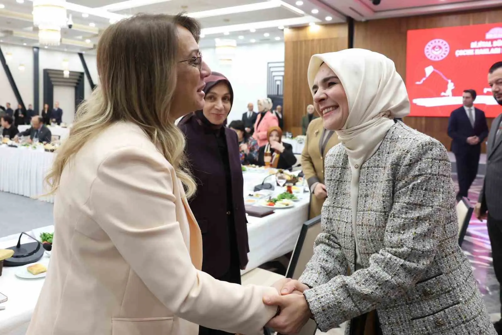 Aile ve Sosyal Hizmetler Bakanı Mahinur Özdemir Göktaş, “Çocuklarımızı dijital