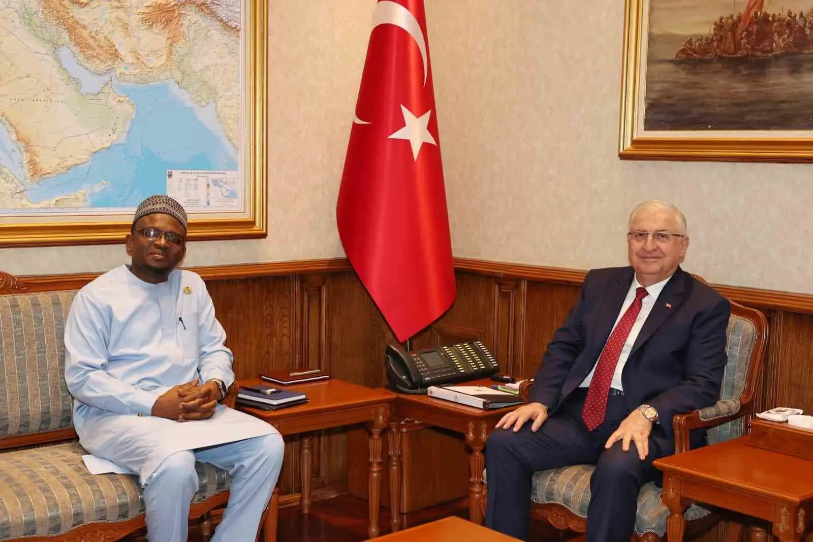 Milli Savunma Bakanı Yaşar Güler, Gana’nın Ankara Büyükelçisi Abdul Nasiru-Deen’i