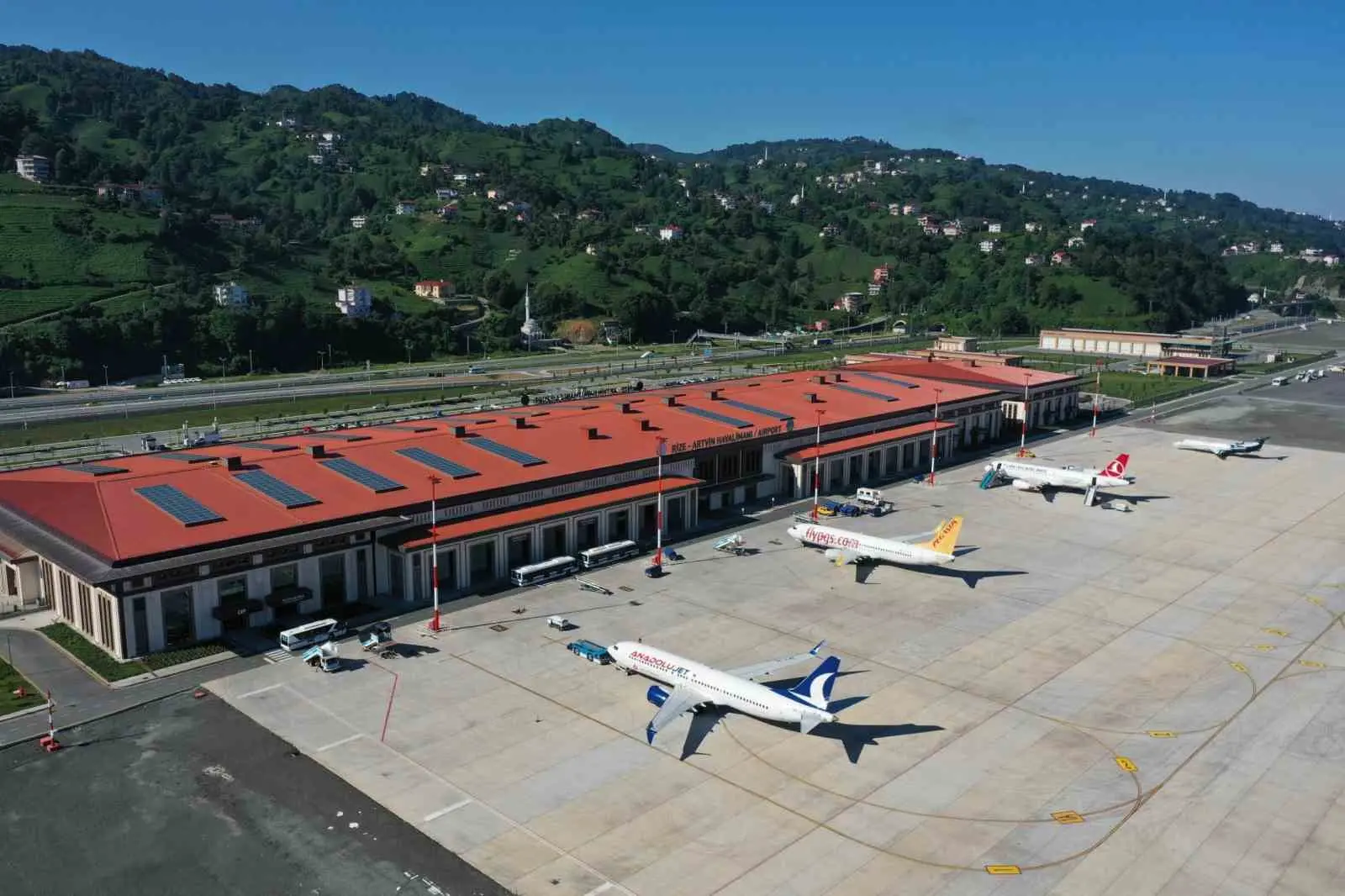 Ulaştırma ve Altyapı Bakanı Abdulkadir Uraloğlu, “Havayolu ile seyahat eden