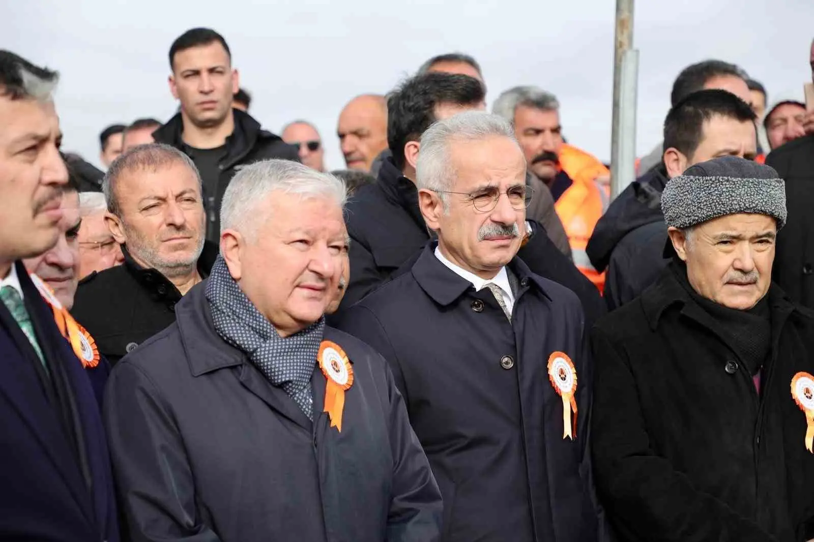 Ulaştırma ve Altyapı Bakanı Abdulkadir Uraloğlu, 2002 yılında 6 bin