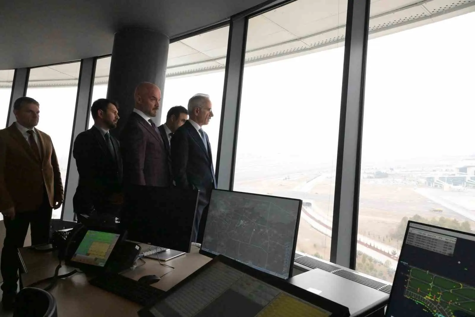 Ulaştırma ve Altyapı Bakanı Abdulkadir Uraloğlu, “Esenboğa Havalimanı’nda toplam 41