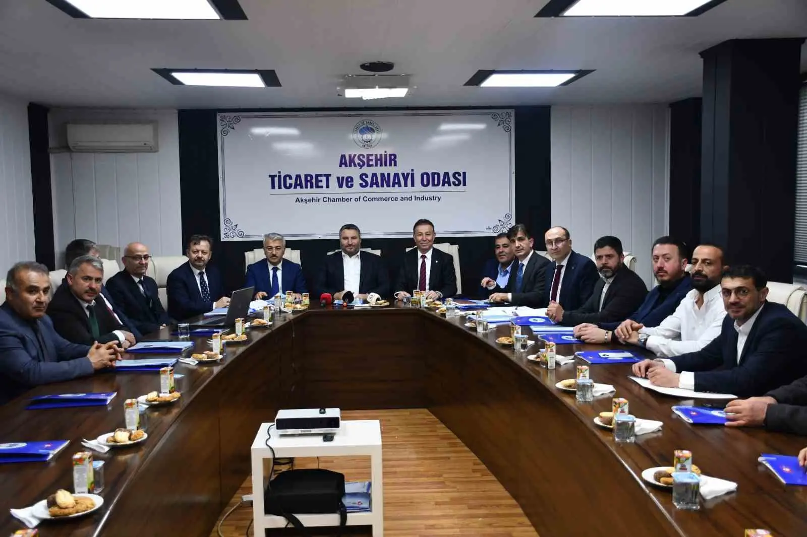 Sanayi ve Teknoloji Bakan Yardımcısı Oruç Baba İnan, Konya’nın Akşehir