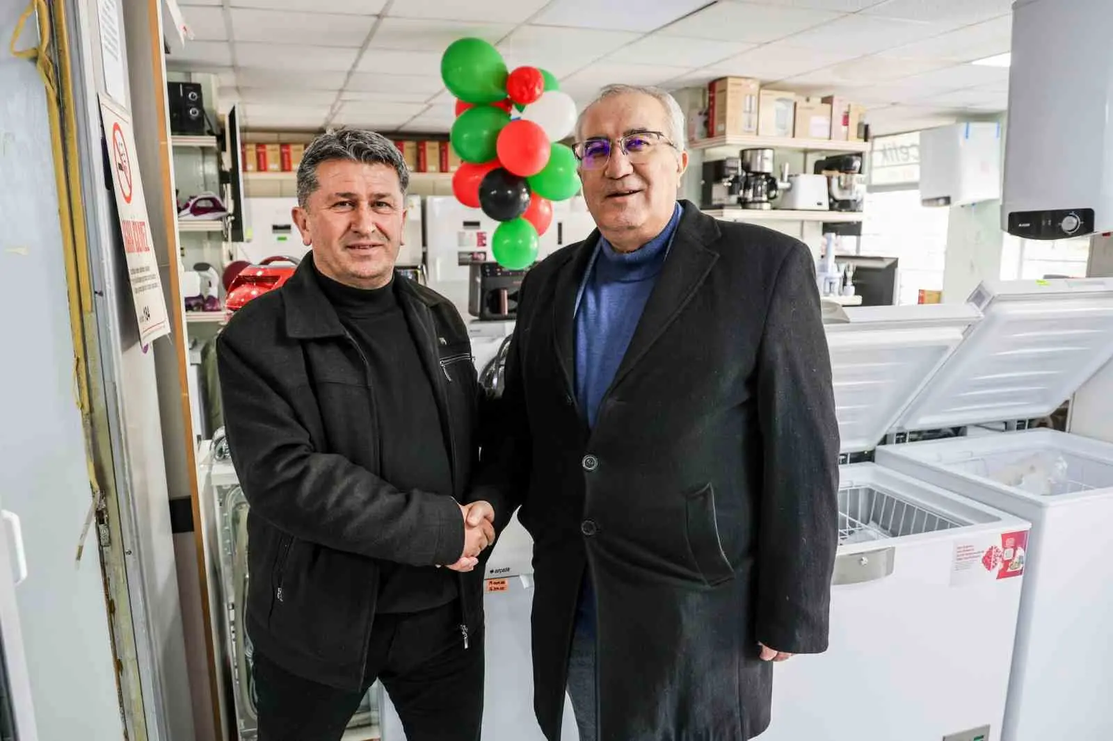 Çameli Belediye Başkanı Cengiz Arslan, Çameli’de faaliyet gösteren esnafları ziyaret