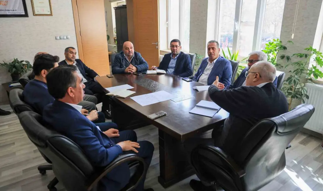 Çameli Belediye Başkanı Cengiz Arslan, ilçedeki tüm mahalle muhtarlarıyla toplantı