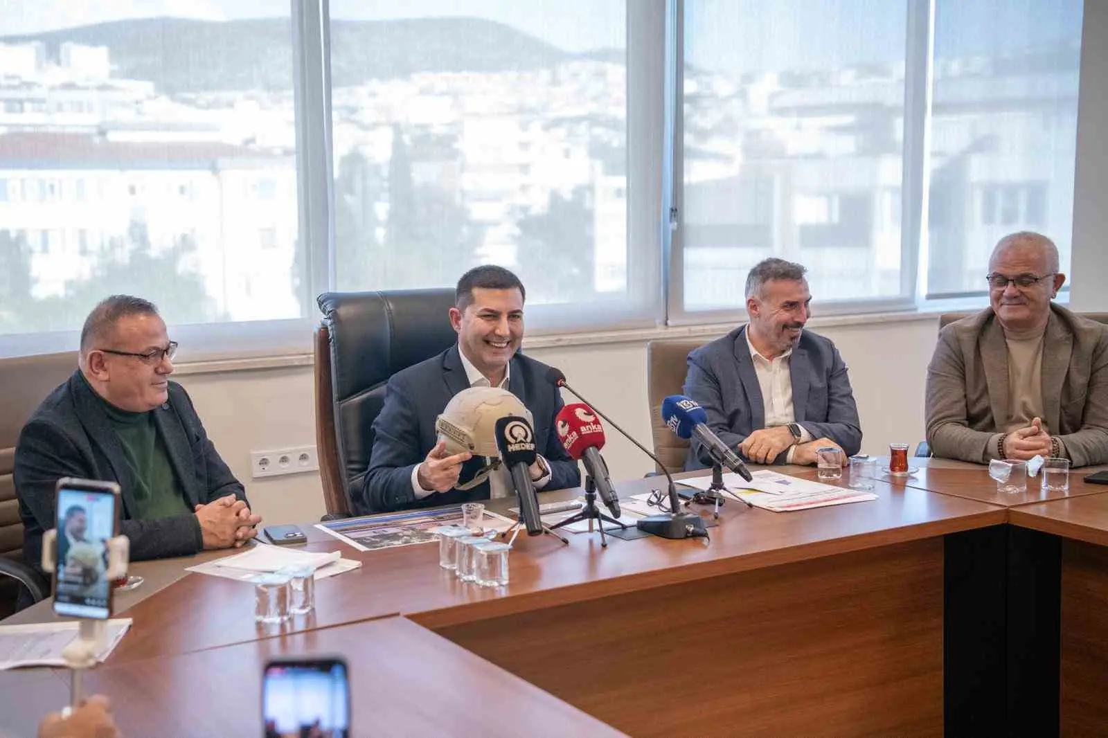 Kuşadası Belediye Başkanı Ömer Günel, Aydın Büyükşehir Belediyesi ve Kuşadası