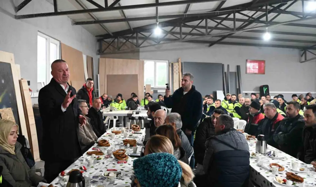 Karacabey Belediye Başkanı Fatih Karabatı, ilçenin dört bir yanında fedakârca