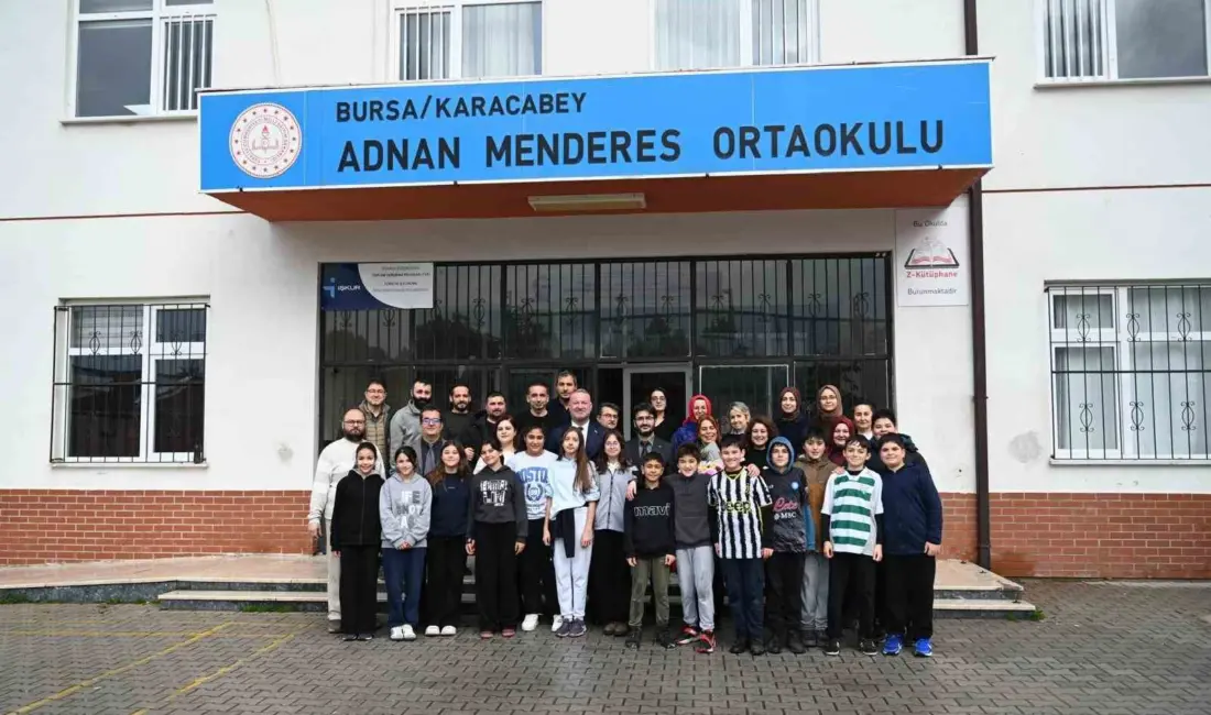 Karacabey Belediye Başkanı Fatih Karabatı, Adnan Menderes Ortaokulu’nu ziyaret ederek