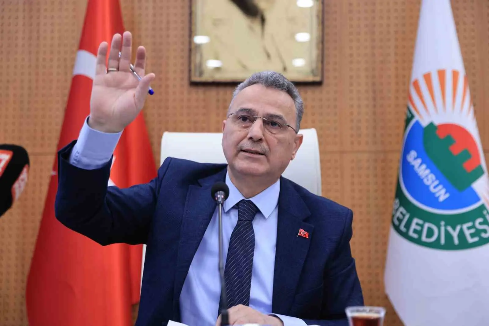 Meclis toplantısında konuşan İlkadım Belediye Başkanı İhsan Kurnaz, 2026 yılında