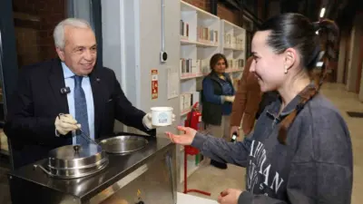 Nilüfer Belediye Başkanı Şadi Özdemir, sınav dönemlerinde 24 saat hizmet