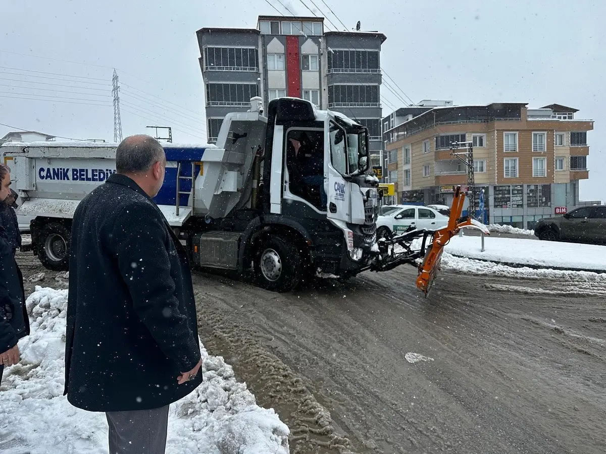 Samsun’un Canik Belediye Başkanı İbrahim Sandıkçı, kar yağışının etkili olduğu
