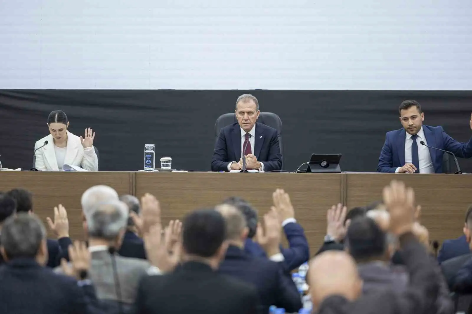 Mersin Büyükşehir Belediye Meclisi’nin 2026 yılı 1. Olağanüstü Toplantısı’nda, 13