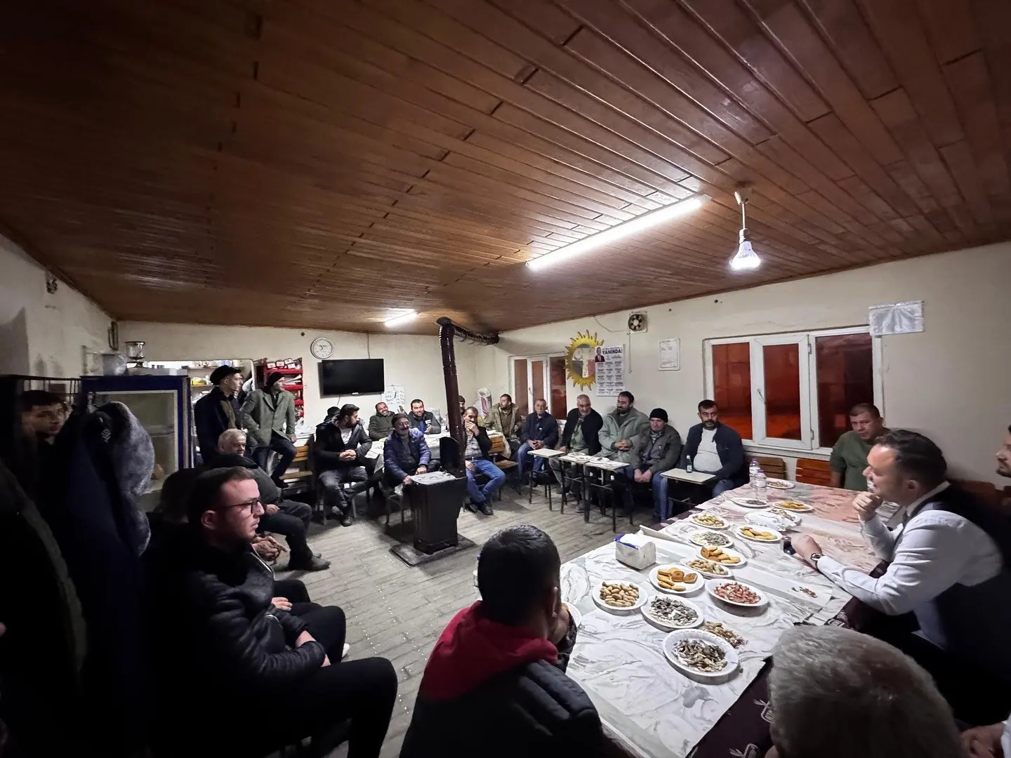 Çivril Belediye Başkanı Semih Dere, mahalle ziyaretleri kapsamında Bulgurlar Mahallesi’ni