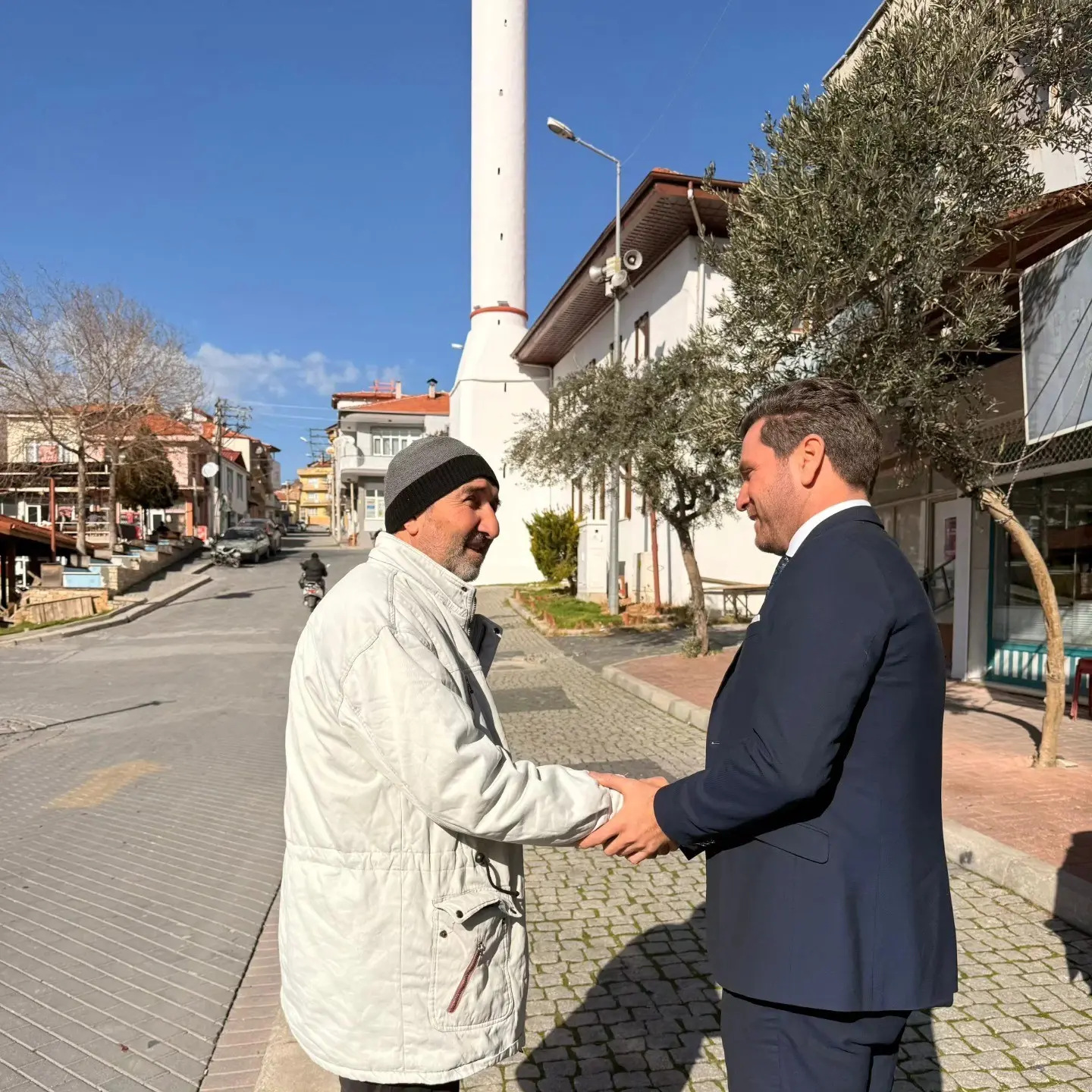 Tavas Belediye Başkanı Kadir Tatık, ilçede faaliyet gösteren esnafları ziyaret