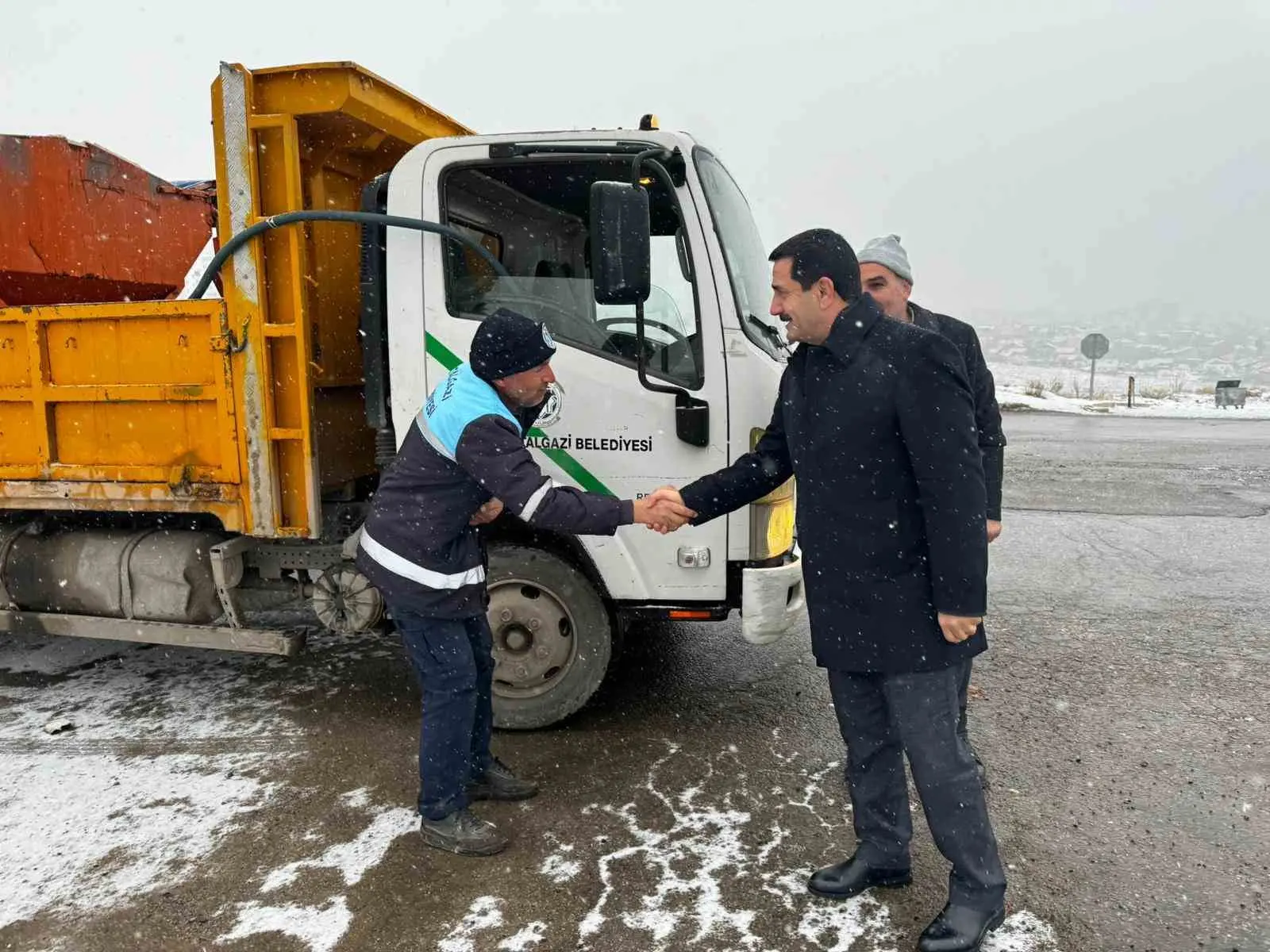 Malatya’da etkili olan yoğun kar yağışı ve dondurucu soğuklara karşı