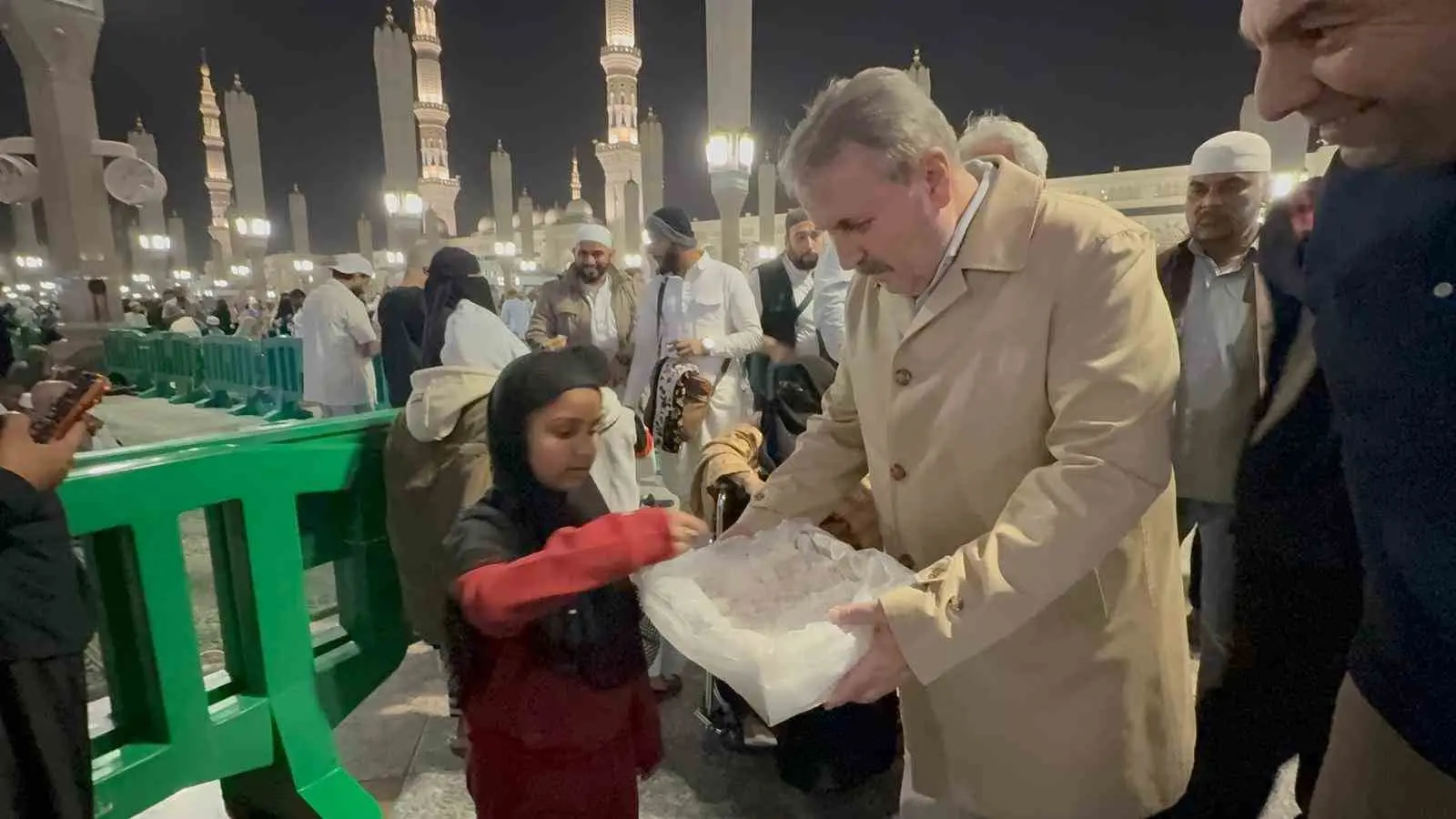 Büyük Birlik Partisi (BBP) Genel Başkanı Mustafa Destici, umre ziyareti