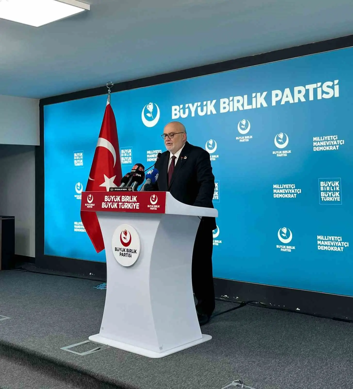 Büyük Birlik Partisi (BBP) Genel Sekreteri Ahmet Yelis, “Milletimize 33