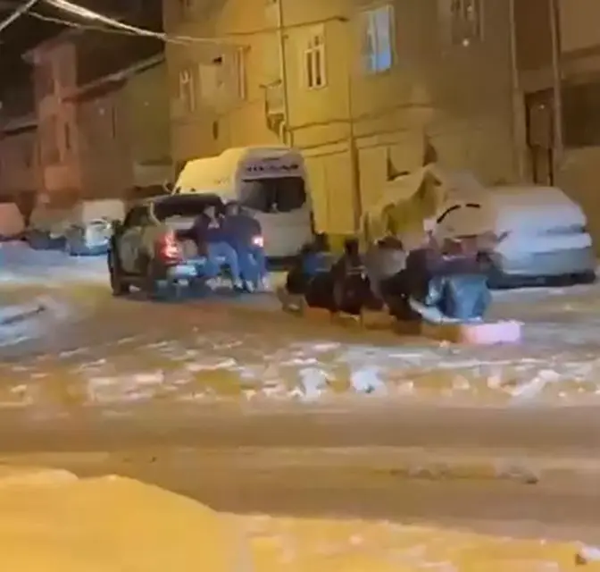 Tokat’ın Niksar ilçesinde zorlu kış mesaisinin ardından kısa bir mola