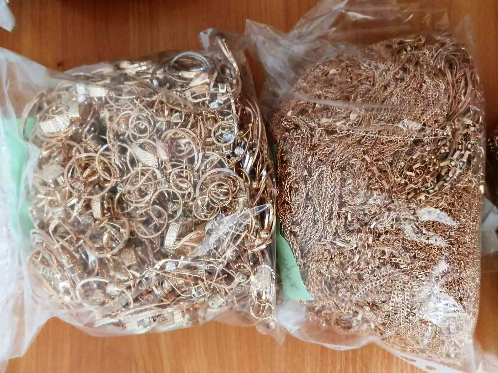 Edirne Kapıkule Sınır Kapısı’ndan çıkış yaparak Kosova’ya giden Türk plakalı