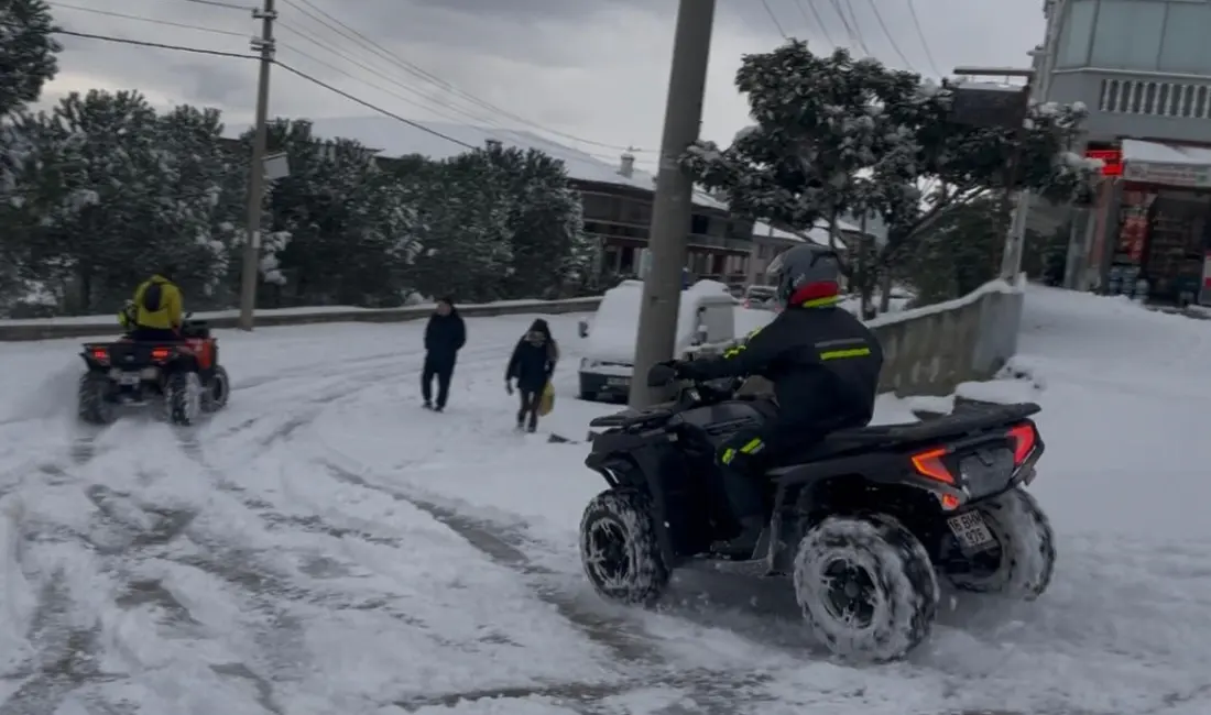 Bursa’da yeni yılın ilk gününde etkili olan kar yağışı, şehir