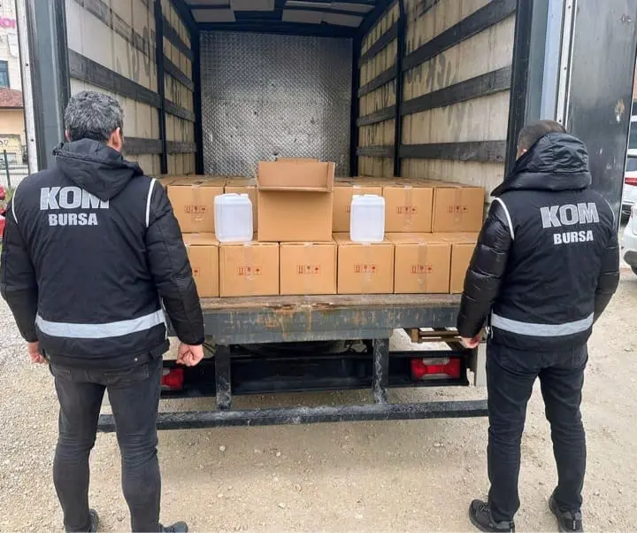 Bursa’nın Nilüfer ilçesinde sahte alkol üretimi yaptıkları gerekçesiyle 2 kişi