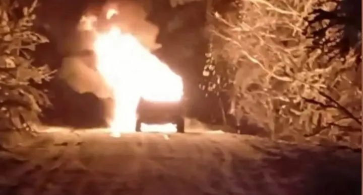 Bursa’nın İnegöl ilçesinde seyir halinde olan cip alev alev yandı.