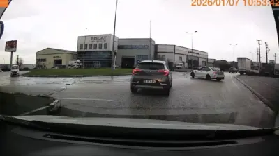 Bursa’nın Nilüfer ilçesinde cadde ortasında drift atan sürücü, araç satıldığı