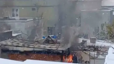 Bursa’nın Yıldırım ilçesi Yeşilyayla Mahallesi’nde bir evin çatı katında çıkan