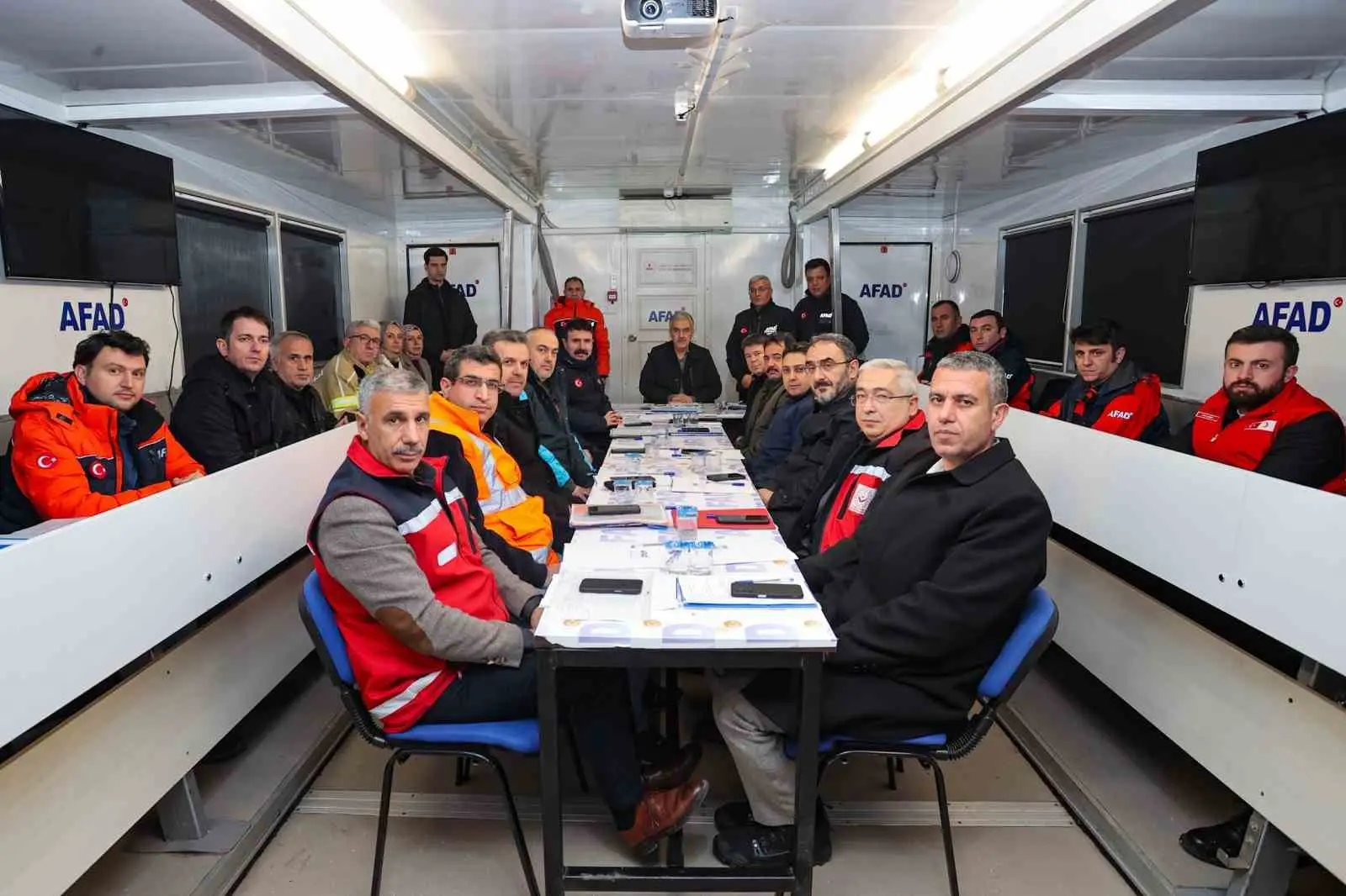 Bursa’da deprem senaryolu tatbikat gerçeğini aratmadı. Tatbikat, Afet ve Acil