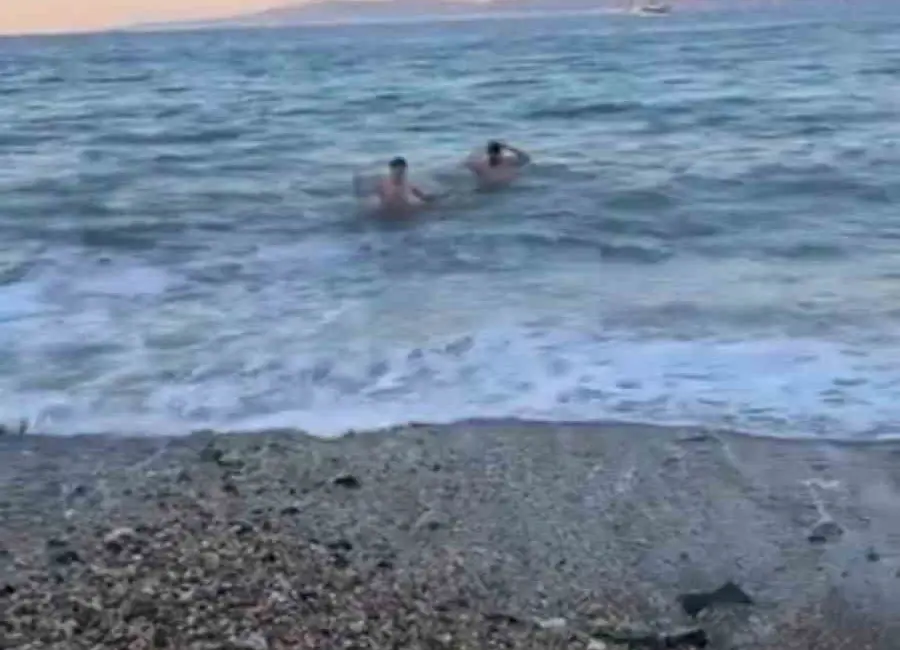 Bursa’da kar yağışıyla birlikte hava sıcaklığının sıfırın altına düştüğü kentte,