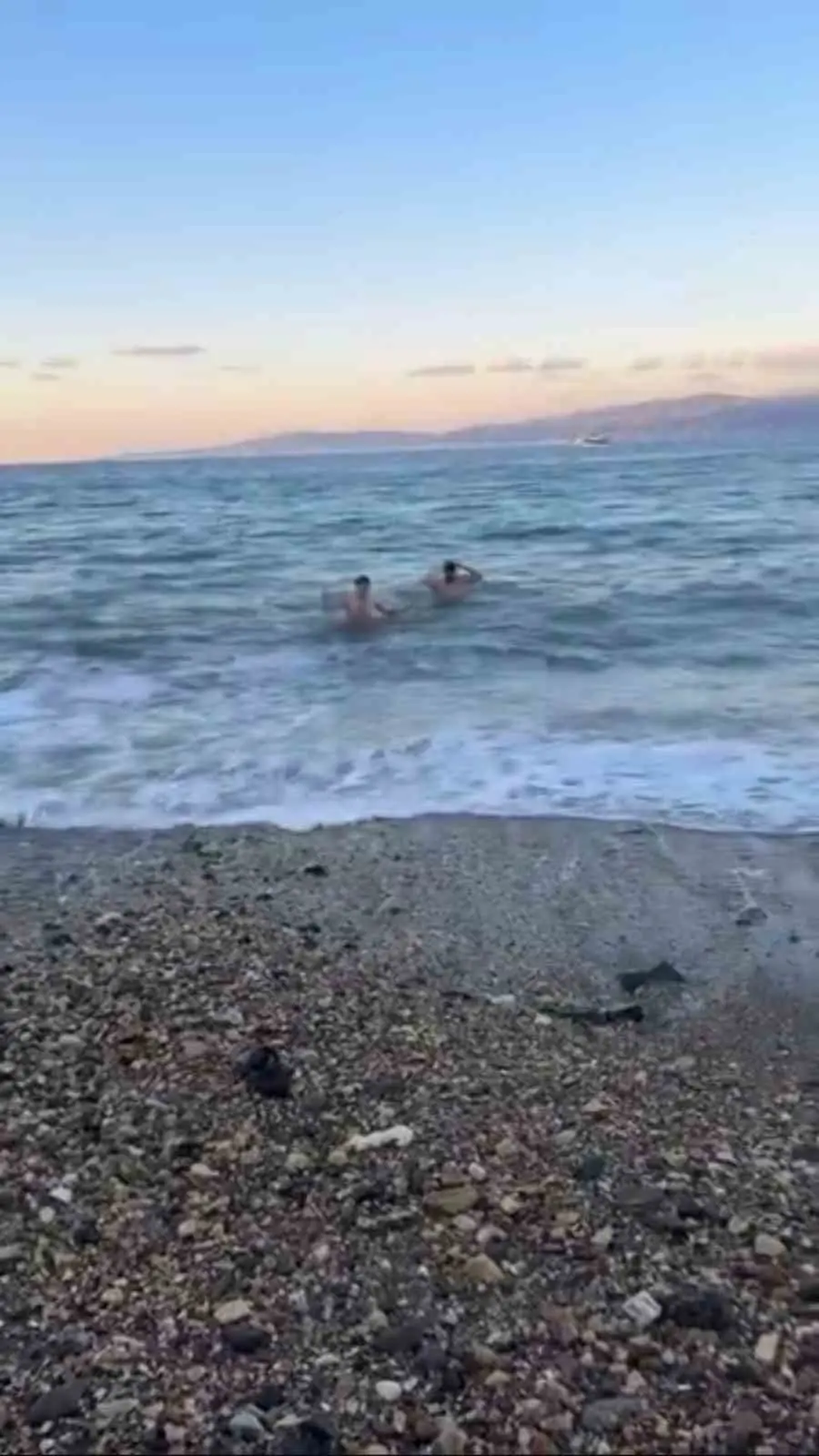 Bursa’da kar yağışıyla birlikte hava sıcaklığının sıfırın altına düştüğü kentte,