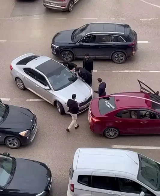 Bursa’nın Nilüfer ilçesinde düğün konvoyu sırasında yaşanan tartışma kısa süreli