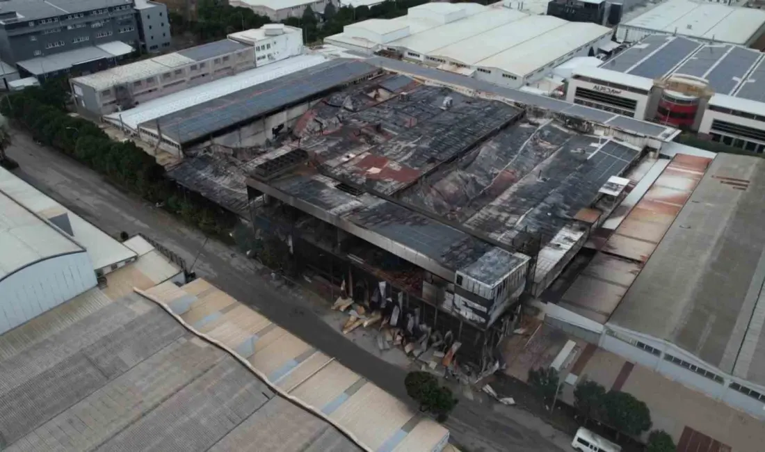 Bursa’da gece saatlerinde alevler teslim olan kimyasal kaplama fabrikası sabahın