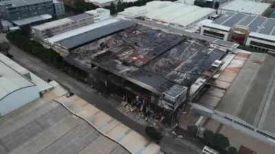 Bursa’da gece saatlerinde alevler teslim olan kimyasal kaplama fabrikası sabahın