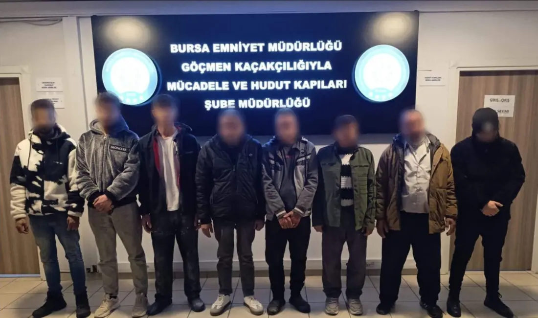 Bursa Emniyet Müdürlüğü ekiplerince göçmen kaçakçılığıyla mücadele kapsamında Osmangazi ilçesinde