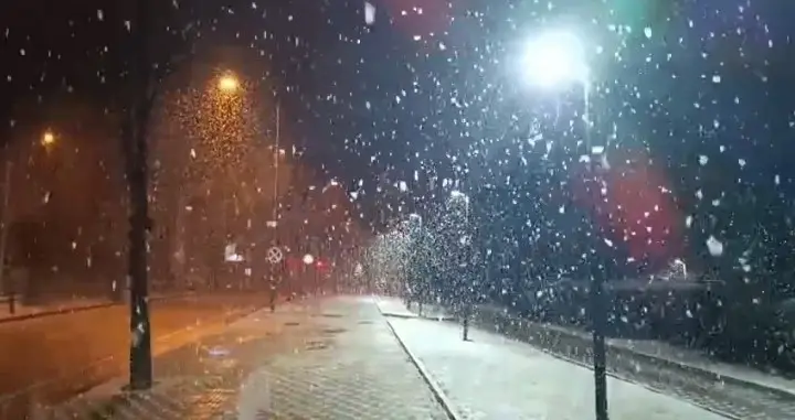 Bursa’da kar yağışı etkisini göstermeye başladı. Kent genelinde sabah saatleri