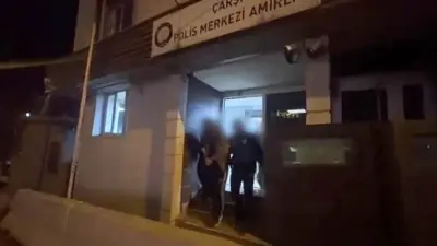 Bursa’nın Osmangazi ilçesinde, haklarında kesinleşmiş hapis cezası bulunan 2 şahıs