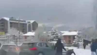 Bursa’da etkili olan kar yağışı hayatı olumsuz etkilerken, kentte korku