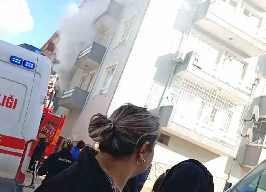 Bursa’nın Karacabey ilçesinde 4 katlı bir apartmanın birinci katında yalnız