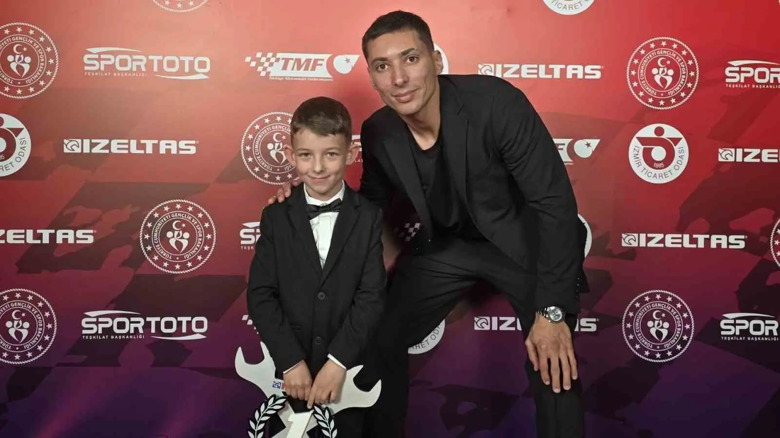 Bursa’nın Mudanya ilçesinden yaşayan mini motokros sporcusu Poyraz Kalender, Türkiye