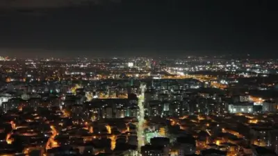 Bursalılar, yeni yılı havai fişeklerle karşıladı. Takvimler 1 Ocak’ı gösterdiğinde