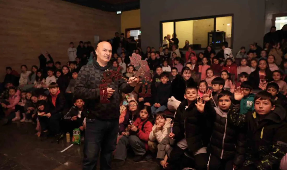 Yüzlerce yıllık geçmişe sahip olan gölge oyunu Karagöz’ü yaşatmak ve