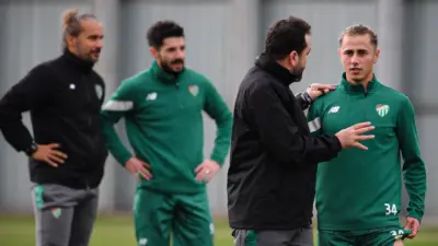 Bursaspor, TFF 2. Lig’in 21. haftasında deplasmanda oynayacağı Arnavutköy Belediyespor