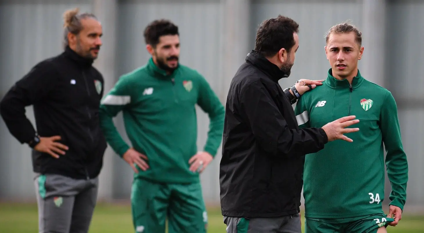 Bursaspor, TFF 2. Lig’in 21. haftasında deplasmanda oynayacağı Arnavutköy Belediyespor