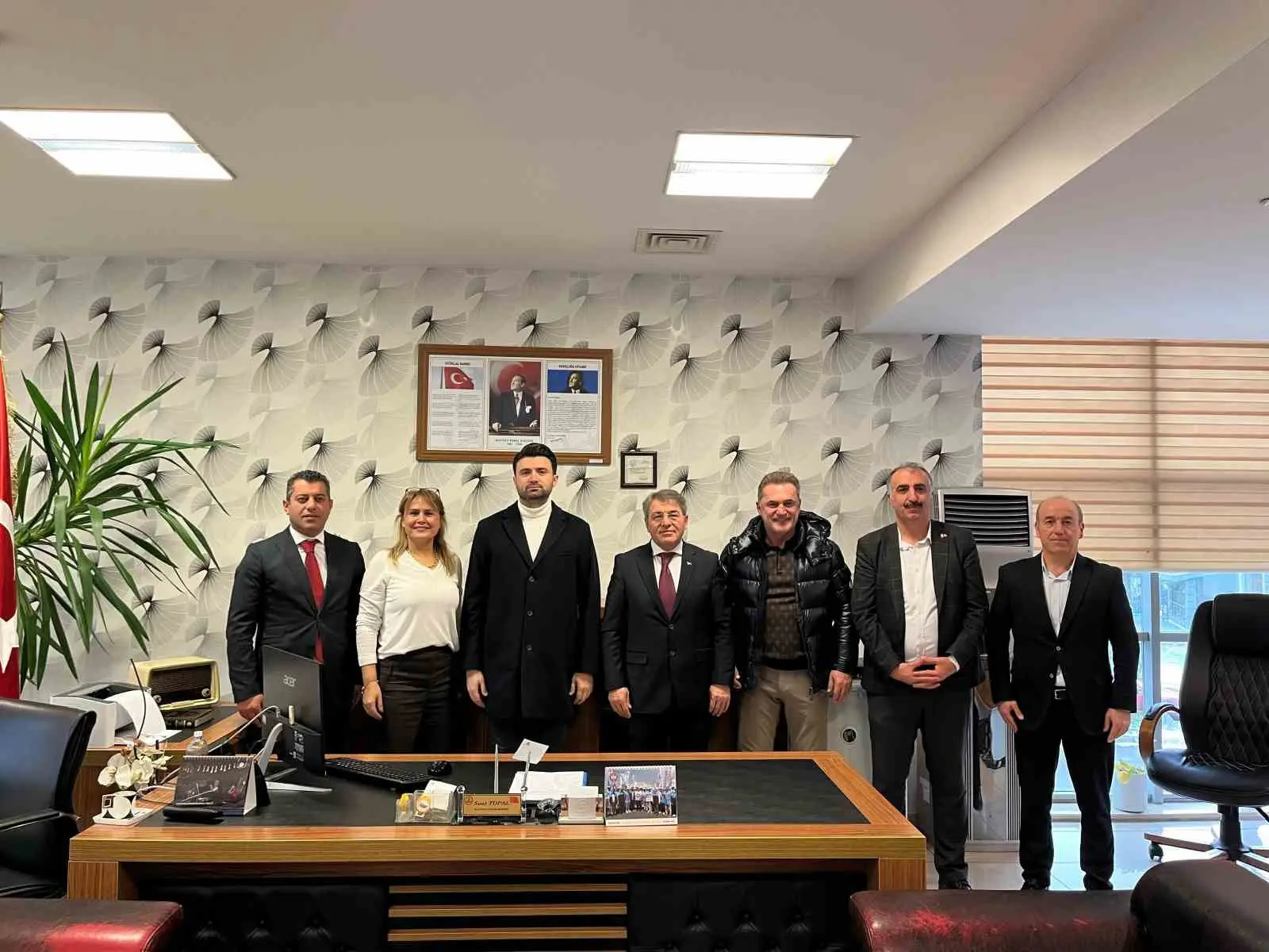 BURSA (İHA) – Bursaspor Başkanı Enes Çelik, Teknik Direktör Tahsin