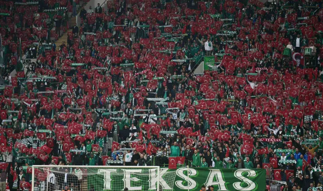 Bursa Büyükşehir Belediyesi, milli birlik ve beraberlik ruhunu tribünlere taşıdı.