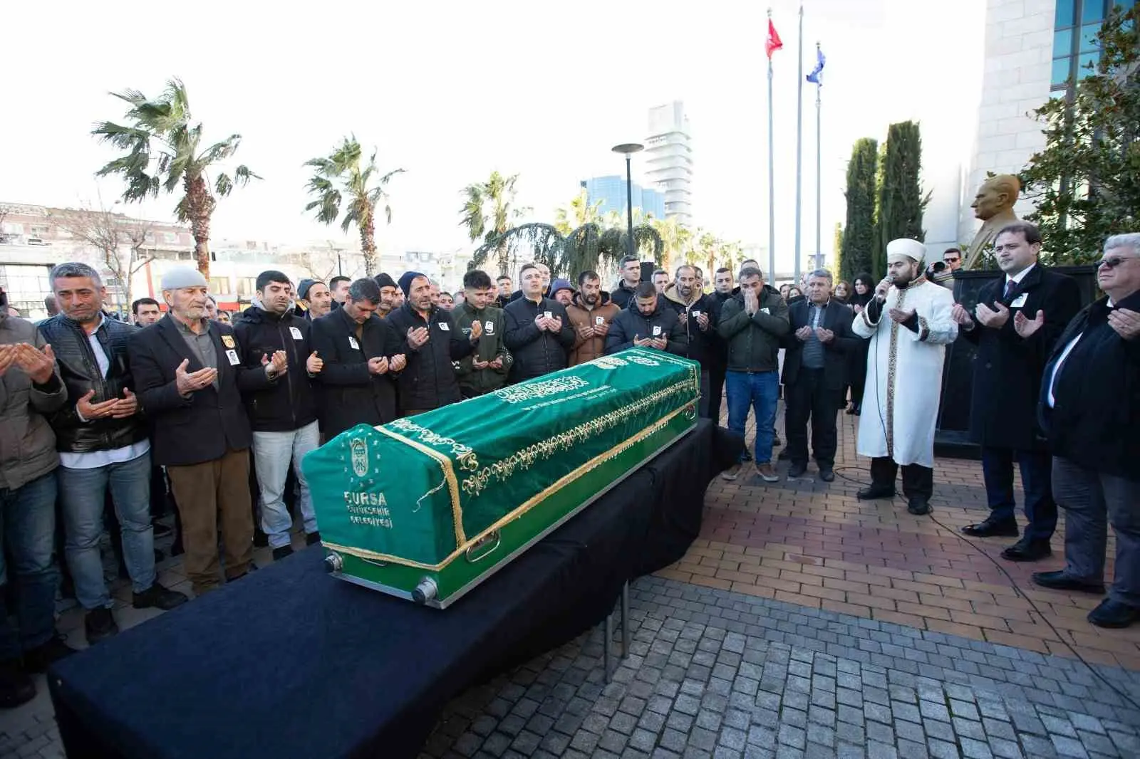 Bursa Büyükşehir Belediyesi bünyesinde görev yapan ve geçirdiği kalp krizi