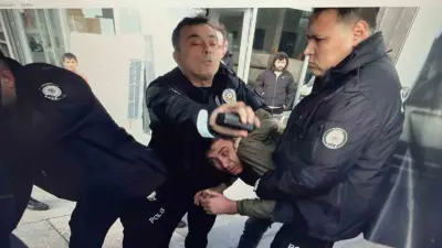 Bursa Büyükşehir Belediye Başkanı Mustafa Bozbey’e fiziki saldırı girişiminde bulunan