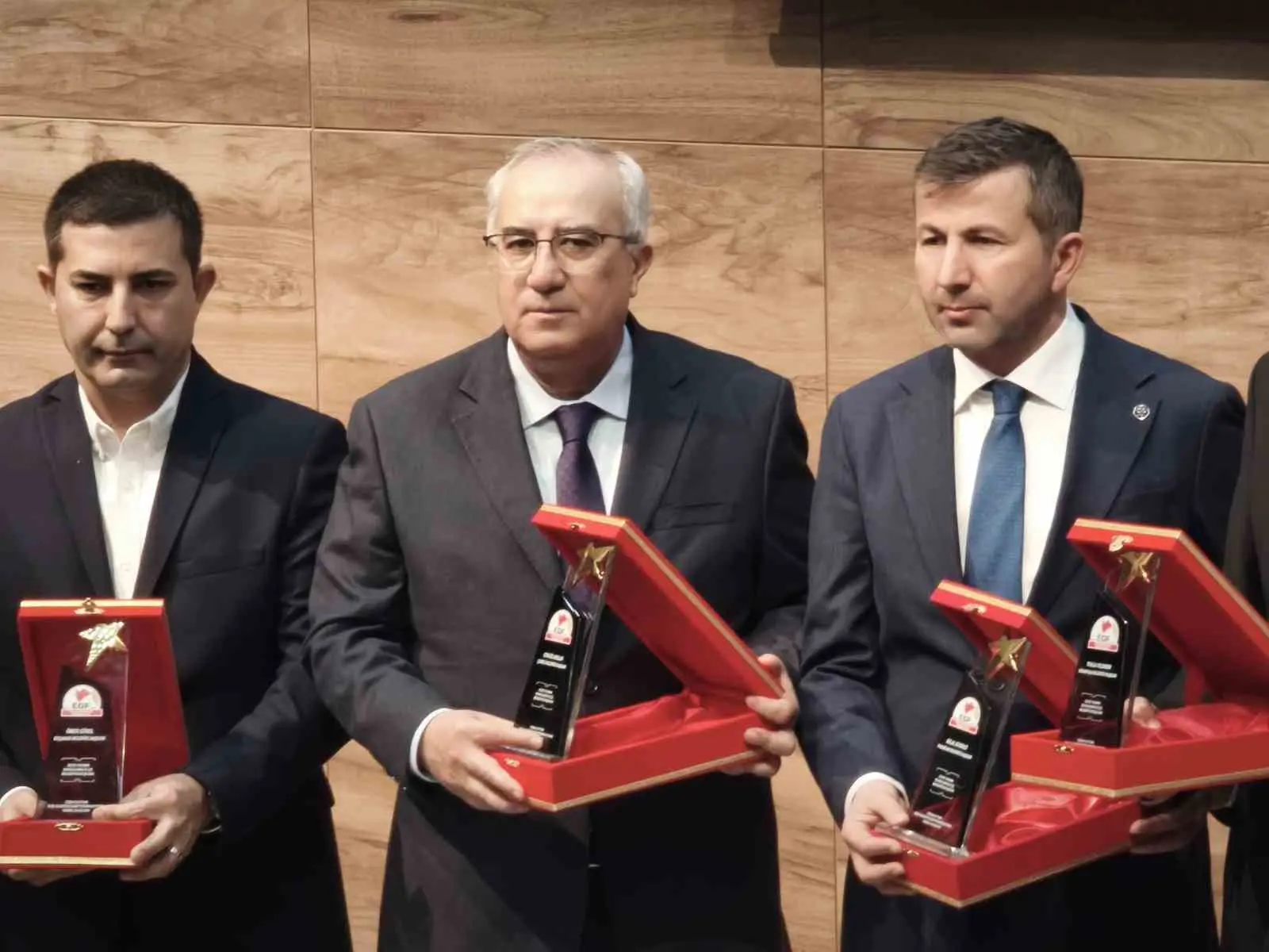 Denizli’nin Çameli ilçesinde gerçekleştirdiği vizyon projeler ve yerel kalkınma hamleleriyle